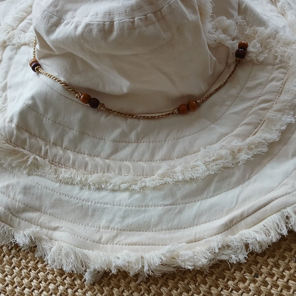 Nwt. ladies Large Brim Cotton Spandex  Cream Sun Hat W/ Ties - Picture 2 of 6
